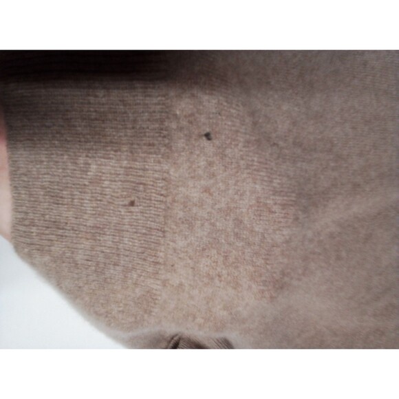 Women's Black Brown Brand Cashmere Sweater Light Tan Color Size Lrg Small Holes - Picture 4 of 13